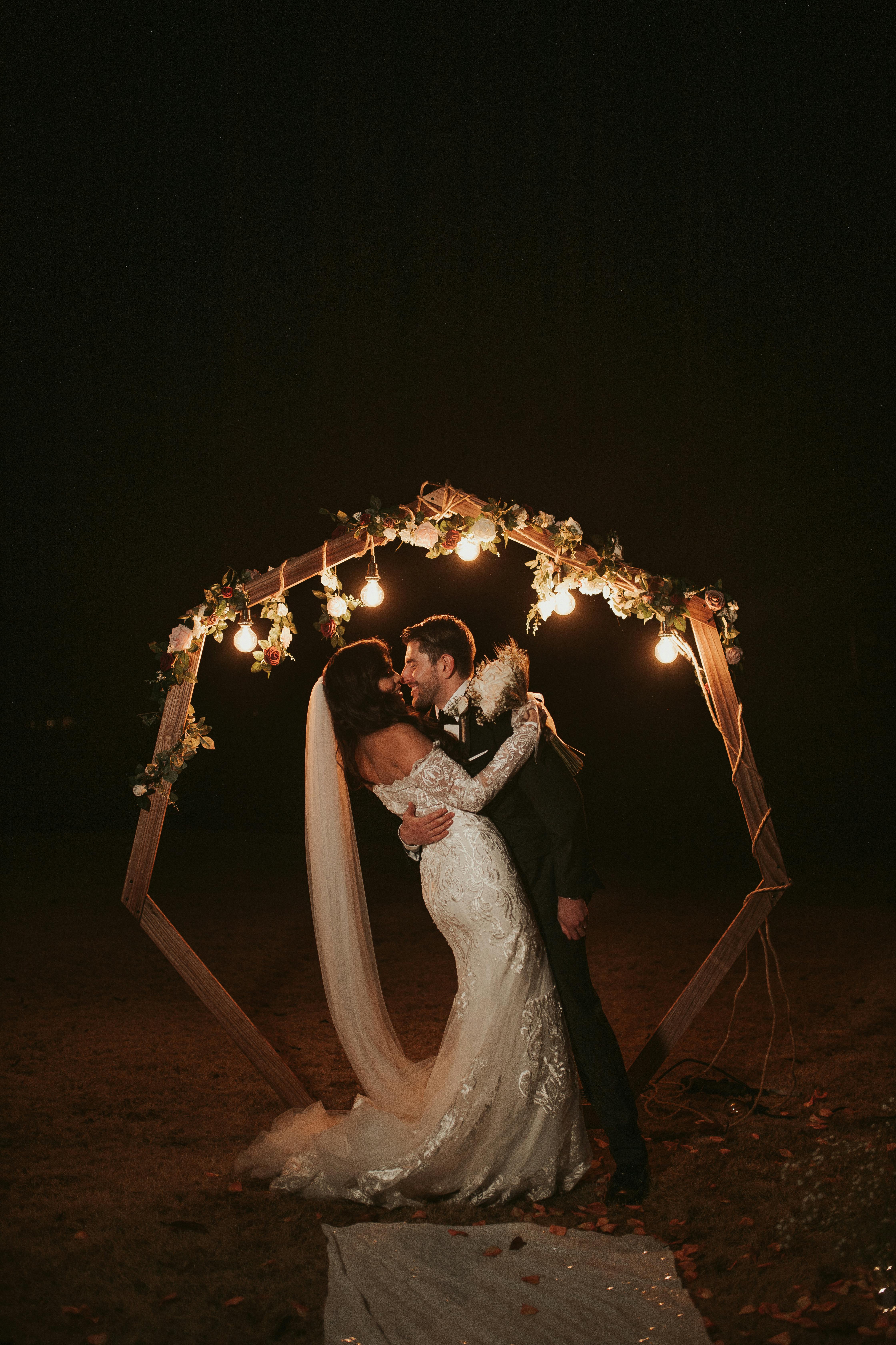 How to Choose the Perfect Wedding Arch for Your Venue